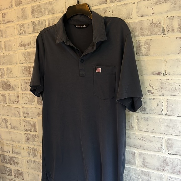 Travis Mathew Men’s Medium Golf Polo Short Sleeve Shirt Navy Lightweight Pocket - Picture 2 of 6
